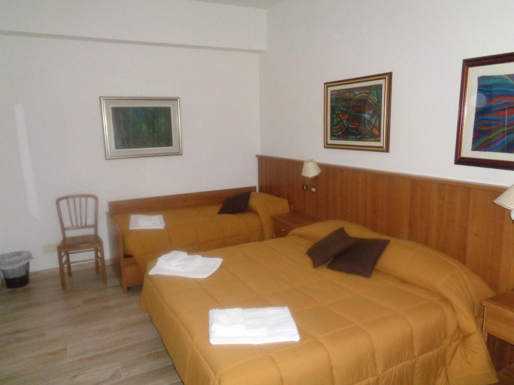 Hotel Rosati Чиуси Экстерьер фото